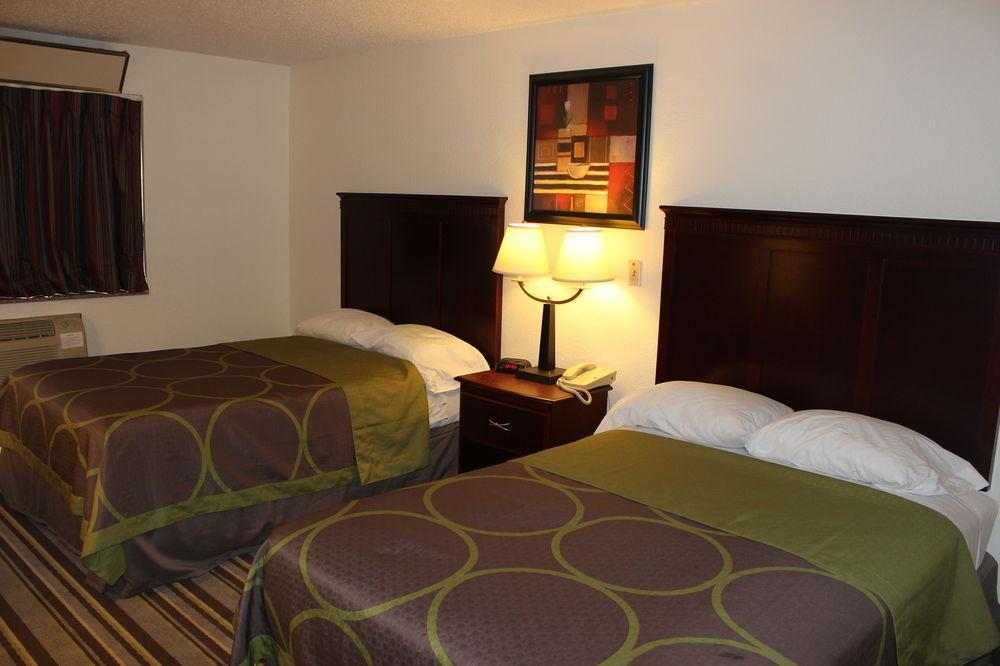 Hotel Super 8 By Wyndham Tuscaloosa Exterior foto